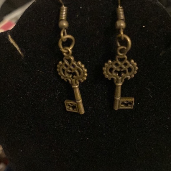 Key earrings - Picture 3 of 3